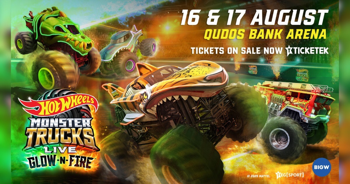 Hot Wheels Monster Trucks Live: Glow-N-Fire
